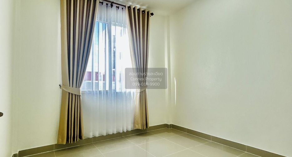 Casa adosada en venta de 3 habitaciones en Lam Luk Ka, Pathum Thani