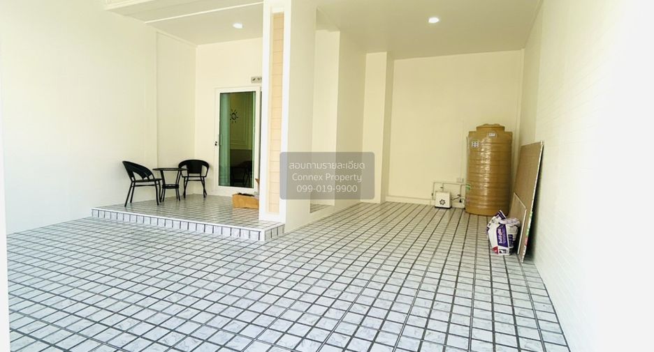 Casa adosada en venta de 3 habitaciones en Lam Luk Ka, Pathum Thani
