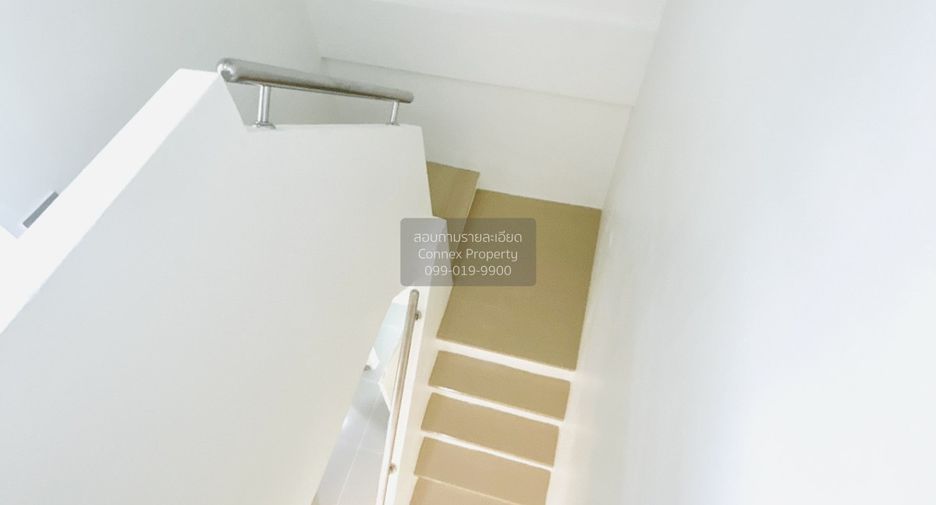 Casa adosada en venta de 3 habitaciones en Lam Luk Ka, Pathum Thani