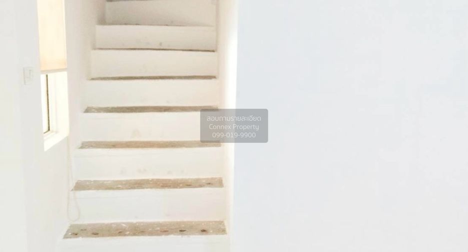 For sale 3 bedrooms townhouse in Mueang Pathum Thani, Pathum Thani