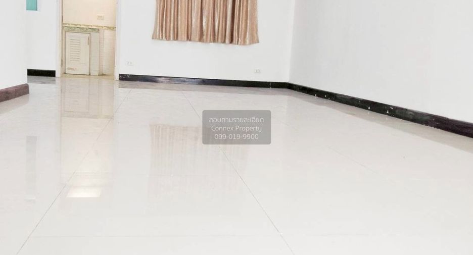 For sale 3 bedrooms townhouse in Mueang Pathum Thani, Pathum Thani