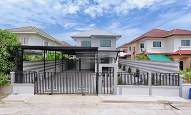 For sale 5 bedrooms house in Khlong Sam Wa, Bangkok