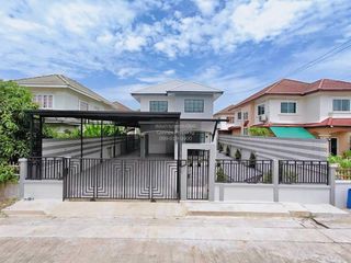 For sale 5 bedrooms house in Khlong Sam Wa, Bangkok
