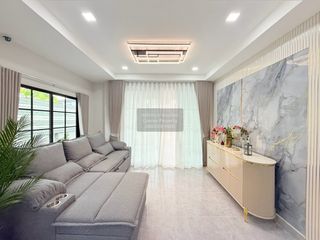 For sale 5 bedrooms house in Khlong Sam Wa, Bangkok