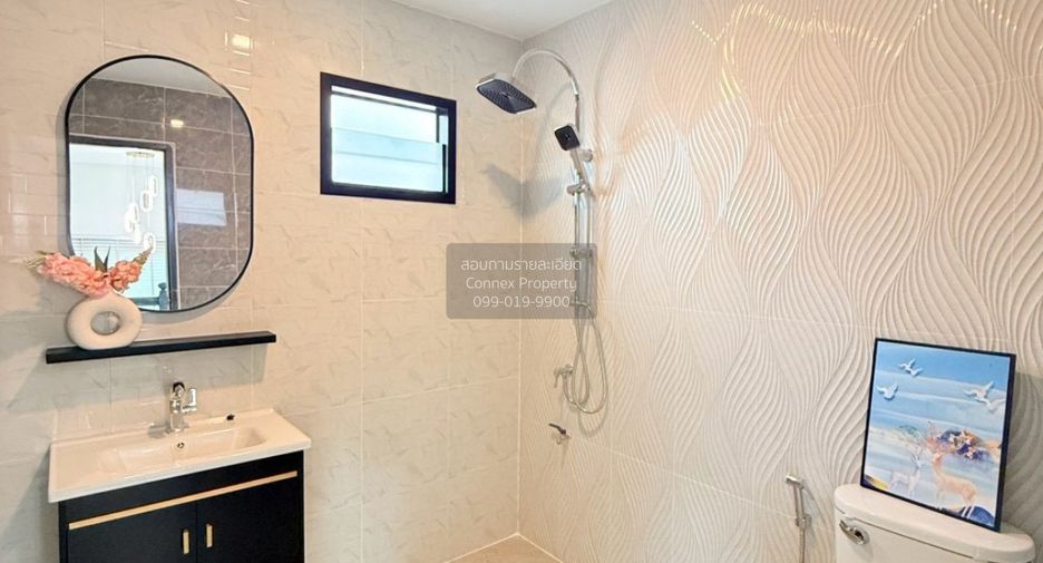 For sale 5 bedrooms house in Khlong Sam Wa, Bangkok