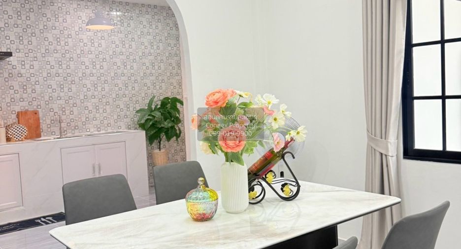 For sale 5 bedrooms house in Khlong Sam Wa, Bangkok