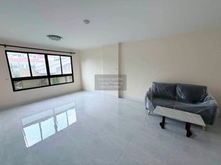 Wohnung zum Kauf mit 1 Zimmer in Yan Nawa, Bangkok