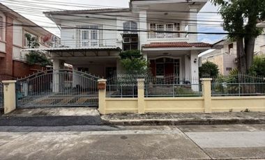 For sale 3 bedrooms house in Thung Khru, Bangkok