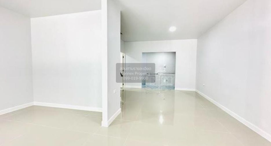 Casa adosada en venta de 3 habitaciones en Lam Luk Ka, Pathum Thani