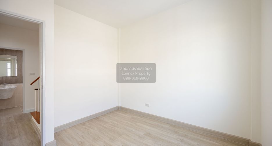 Casa adosada en venta de 3 habitaciones en Pak Kret, Nonthaburi