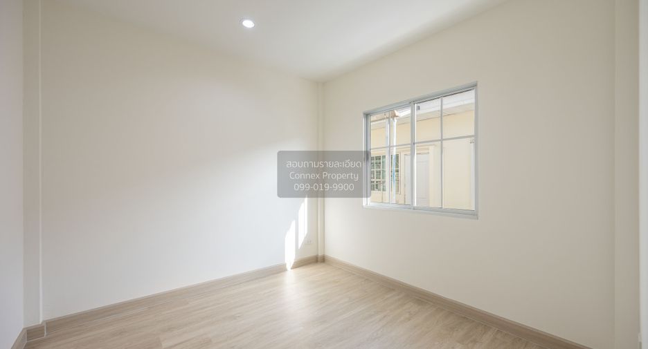 Casa adosada en venta de 3 habitaciones en Pak Kret, Nonthaburi