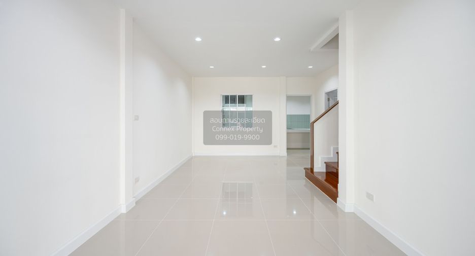 Casa adosada en venta de 3 habitaciones en Pak Kret, Nonthaburi