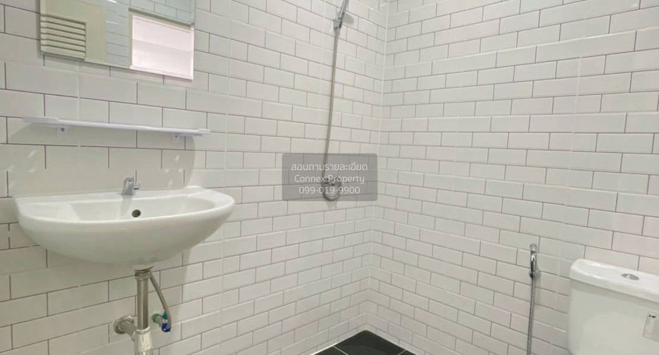 For sale 3 bedrooms townhouse in Khlong Luang, Pathum Thani