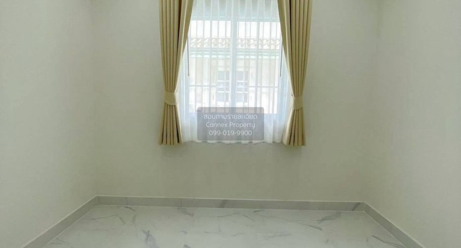 For sale 3 bedrooms townhouse in Khlong Luang, Pathum Thani