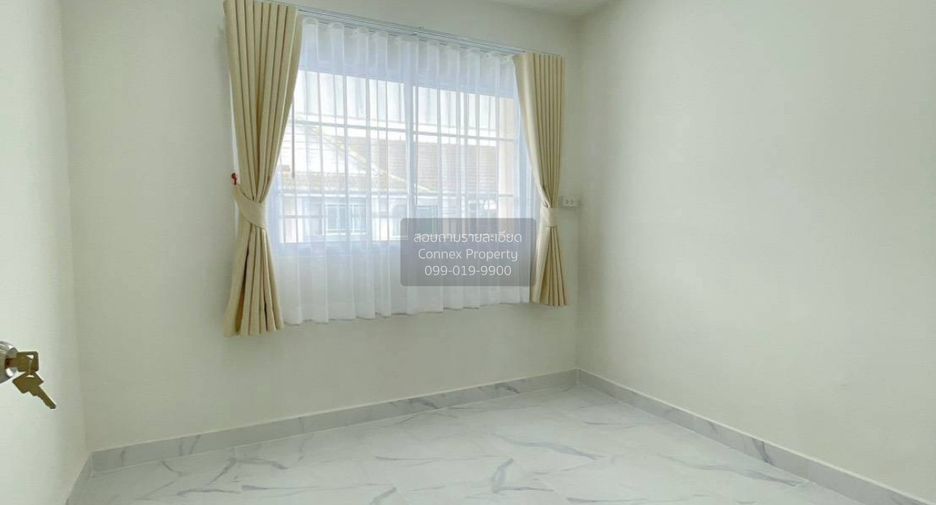 For sale 3 bedrooms townhouse in Khlong Luang, Pathum Thani