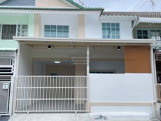 For sale 3 bedrooms townhouse in Khlong Luang, Pathum Thani