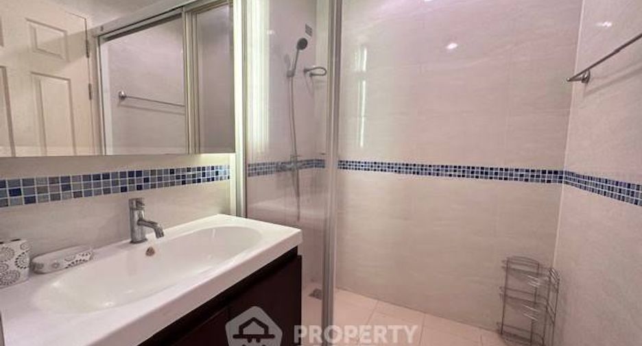 For sale 2 bedrooms condo in Khlong Toei, Bangkok
