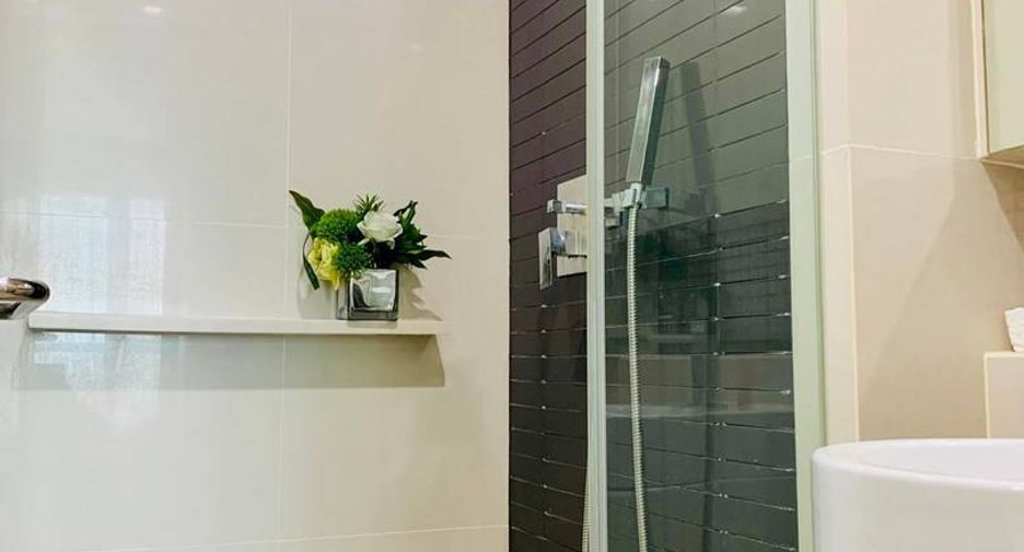 For sale 1 bed condo in Phra Khanong, Bangkok