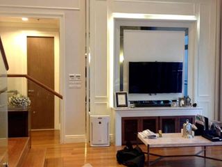 For sale 3 bedrooms condo in Khlong Toei, Bangkok