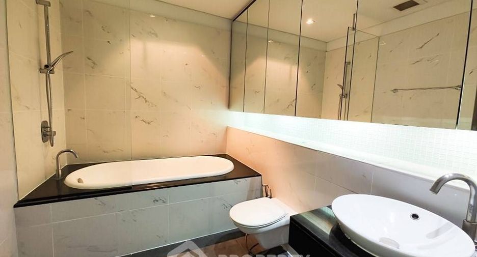 For sale 2 bedrooms condo in Khlong Toei, Bangkok