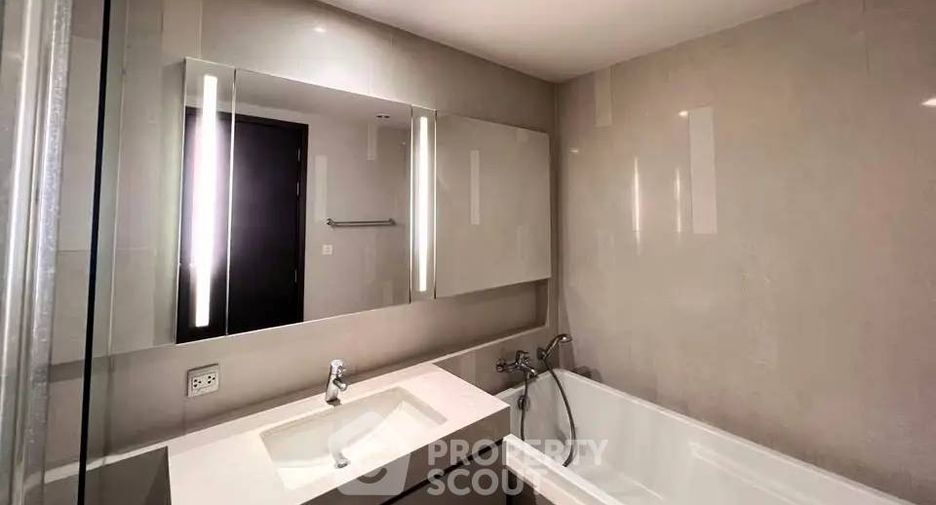 À vendre 3 chambres condo à Watthana, Bangkok