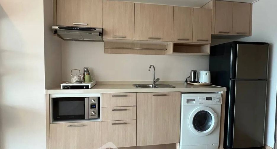 For sale 1 bed condo in Khlong Toei, Bangkok
