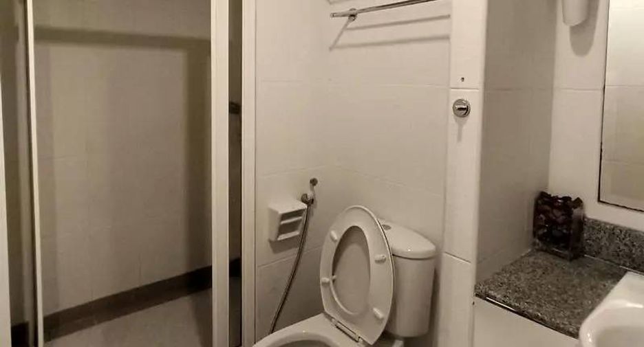 Продажа 2 спальни кондо в Щаттхана, Бангкок