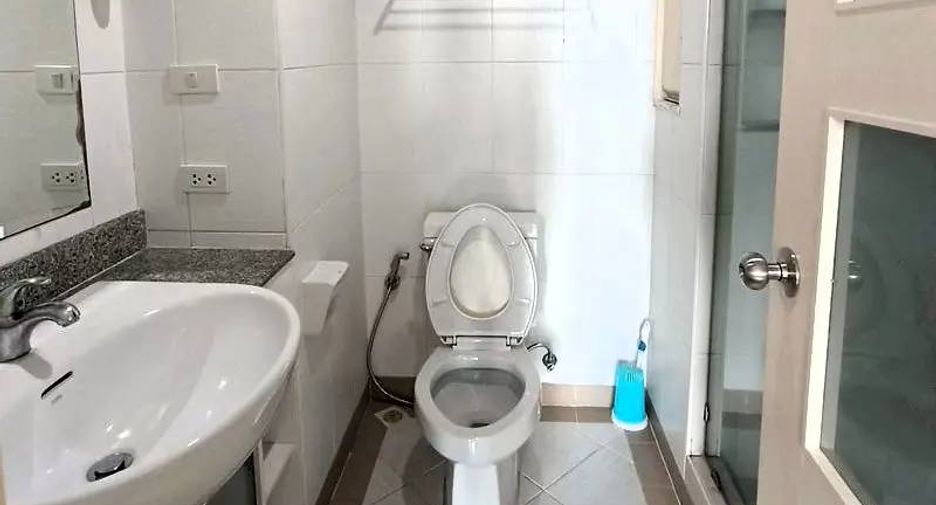 Продажа 2 спальни кондо в Щаттхана, Бангкок