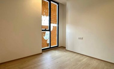 For sale 1 bed condo in Phra Khanong, Bangkok