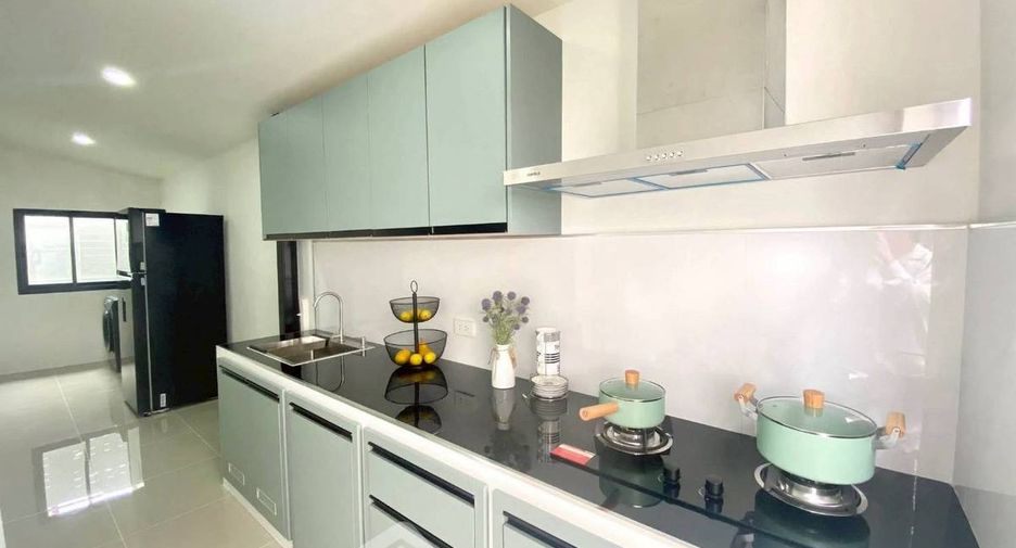 For sale 4 ベッドルーム house in Bang Lamung, Chonburi