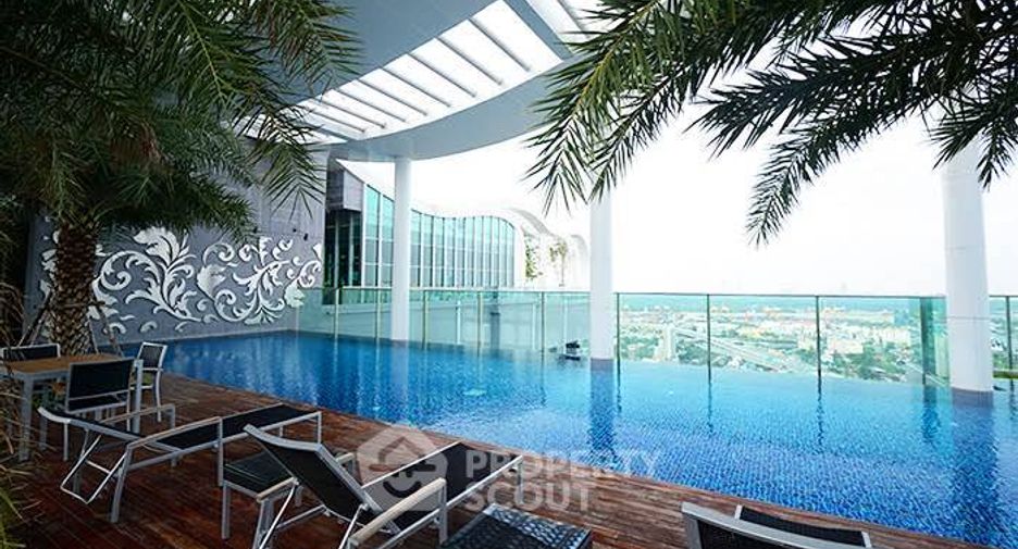 For rent 2 bedrooms condo in Phra Khanong, Bangkok