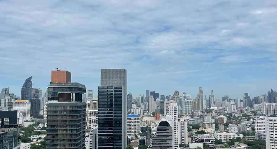 À louer 2 chambres condo à Watthana, Bangkok