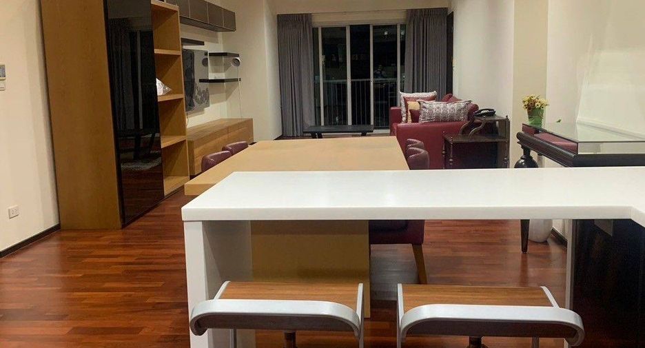 For rent 2 bedrooms condo in Watthana, Bangkok
