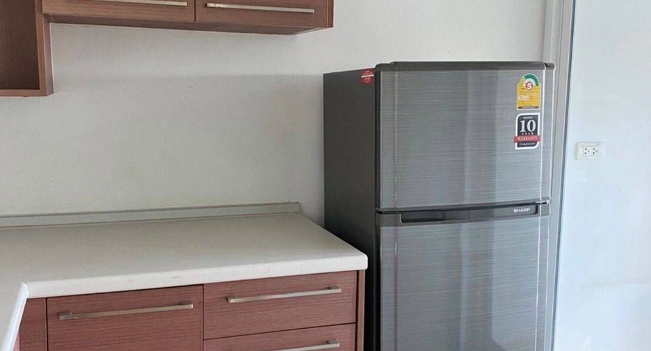 For rent 2 bedrooms condo in Huai Khwang, Bangkok