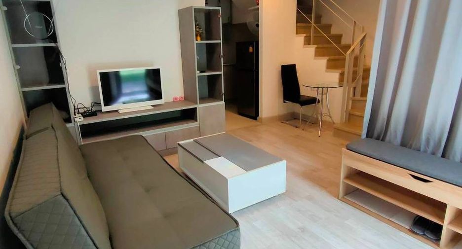 For rent 2 bedrooms condo in Huai Khwang, Bangkok