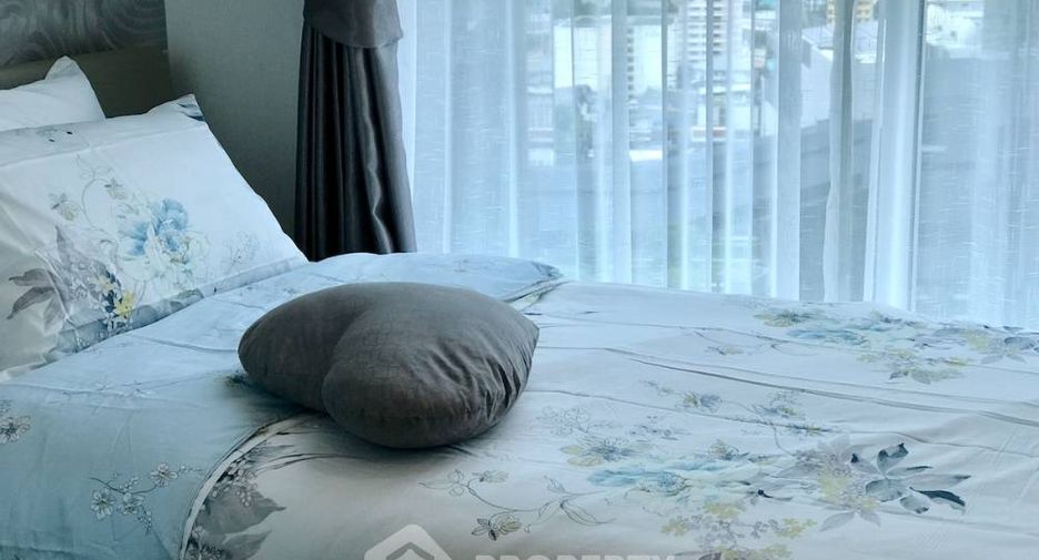 For rent 2 bedrooms condo in Huai Khwang, Bangkok