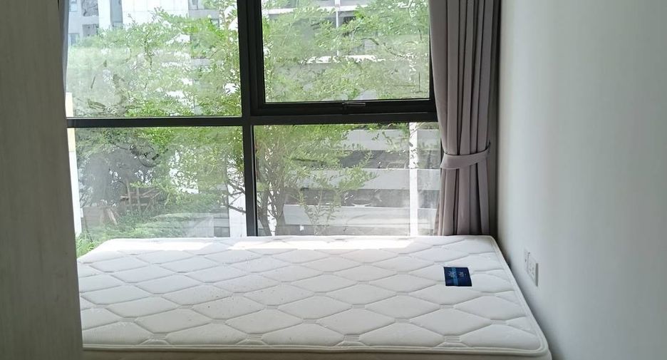 For rent 2 bedrooms condo in Huai Khwang, Bangkok