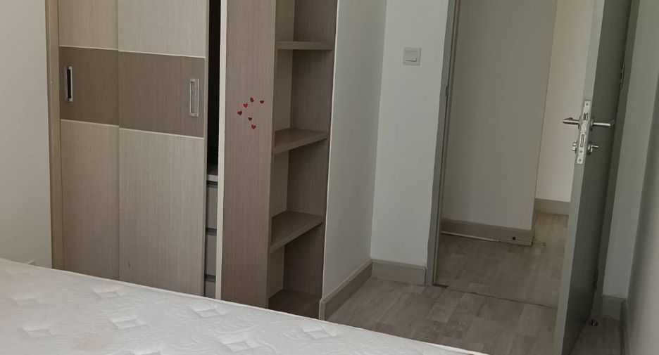 For rent 2 bedrooms condo in Huai Khwang, Bangkok