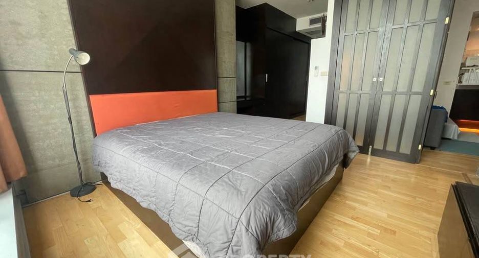 For rent 2 bedrooms condo in Sathon, Bangkok