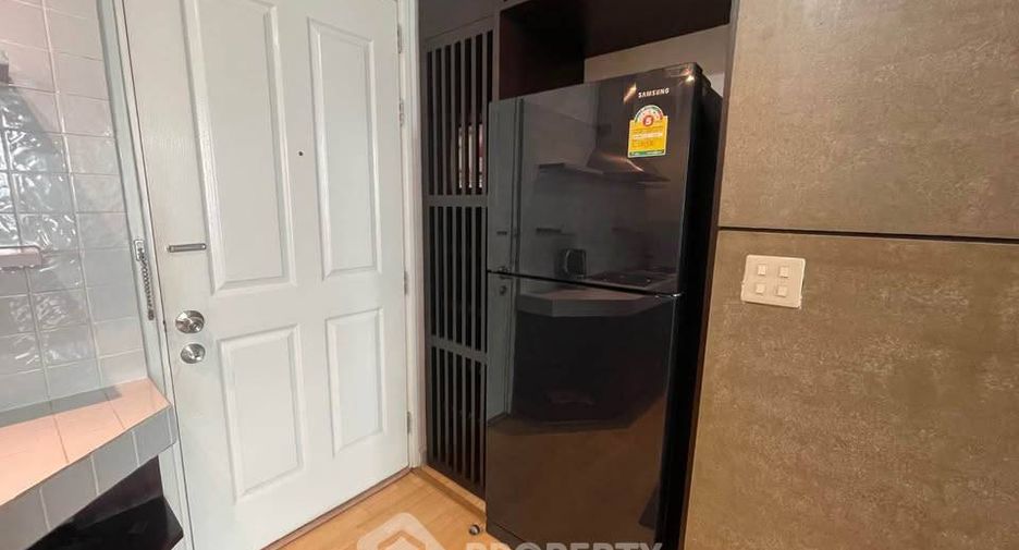 For rent 2 bedrooms condo in Sathon, Bangkok