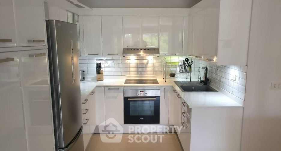 For rent 2 bedrooms condo in Watthana, Bangkok
