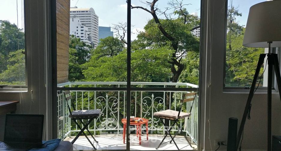 For rent 2 bedrooms condo in Watthana, Bangkok