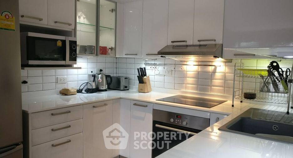 For rent 2 bedrooms condo in Watthana, Bangkok