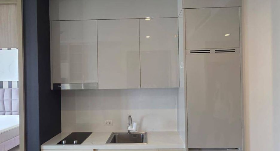 For rent 2 bedrooms condo in Pathum Wan, Bangkok