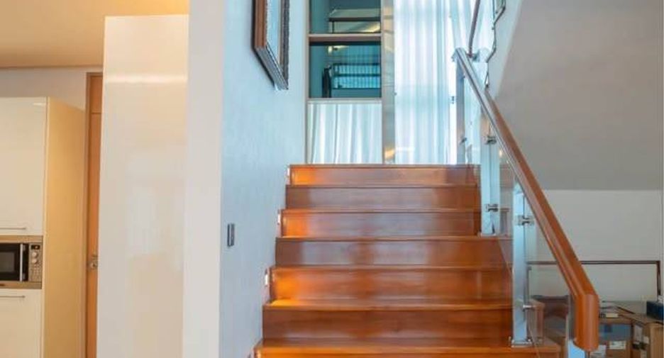 Wohnung zur Miete mit 6 Zimmer in Yan Nawa, Bangkok