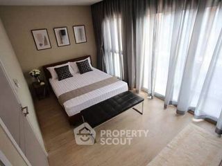 Casa adosada en alquiler de 3 habitaciones en Suan Luang, Bangkok