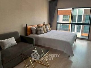 Casa adosada en alquiler de 3 habitaciones en Suan Luang, Bangkok