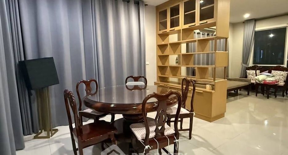 出租 3 卧室 独立屋 在 Bang Na, 曼谷