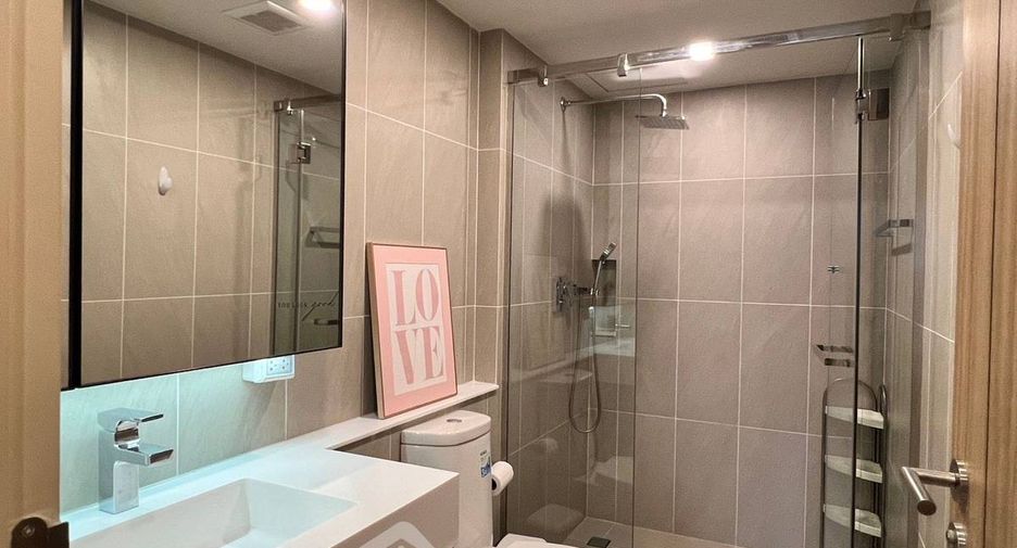 For rent 2 bedrooms condo in Pathum Wan, Bangkok