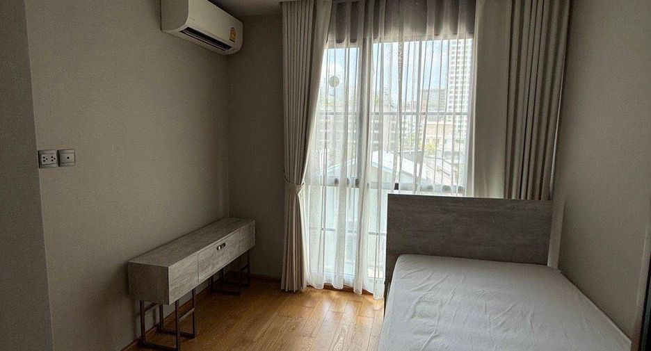For rent 2 bedrooms condo in Pathum Wan, Bangkok